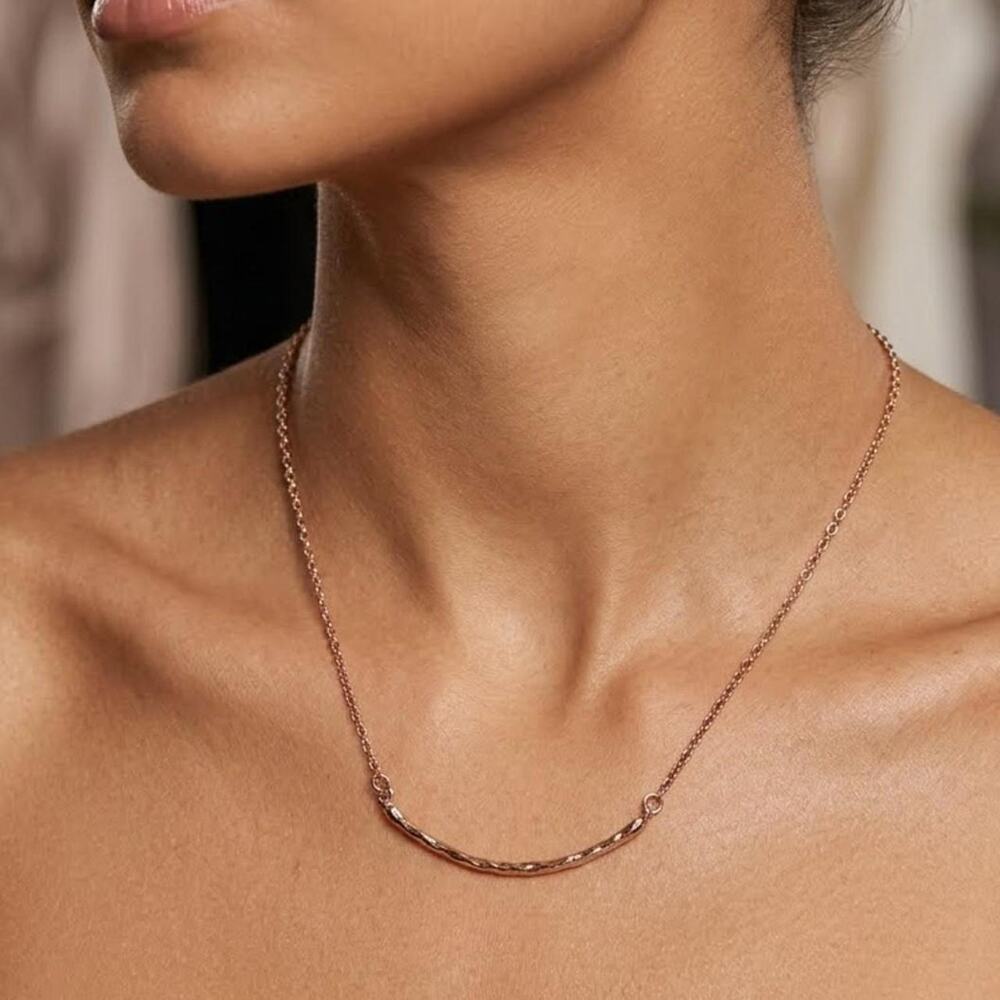 Rose gold necklace with bar